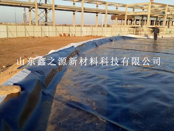 化工油罐區(qū)為何鋪設hdpe防滲土工膜？