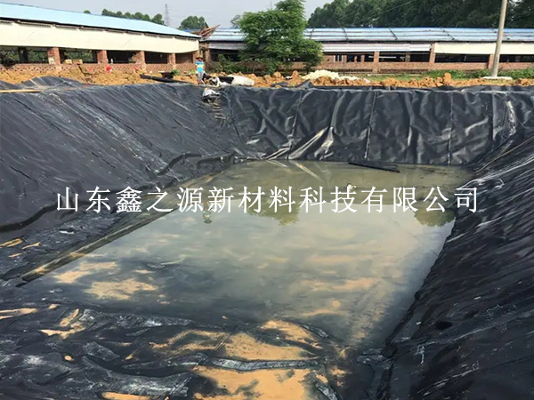 做好沼氣池黑膜的剪接工作，既節(jié)約又高效