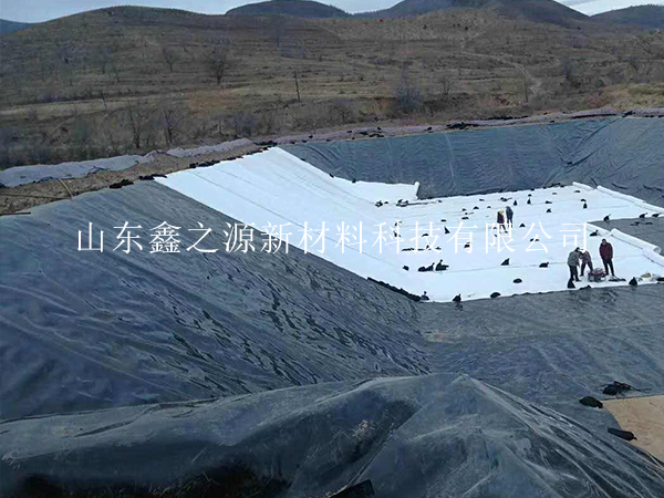 采用怎樣的技術(shù)讓蓄水池防滲膜鋪設(shè)順利進(jìn)行？